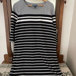 Karen Scott Gray and Black Raglan 3/4 Sleeve Dress